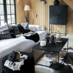 Armoire shanil en bois et fer