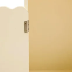 Bibliothèque enfantmaison avec portes