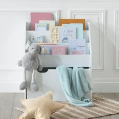Bibliothèque Montessori enfant avec rangement