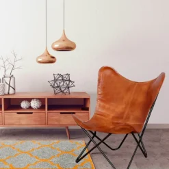 Chaise papillon en cuir