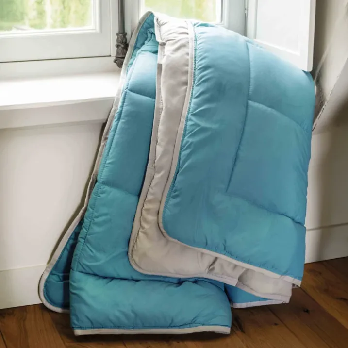 Couette légère réversible bicolore en microfibre 200 gr/m²