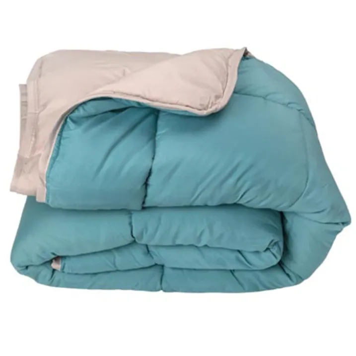 Couette légère réversible bicolore en microfibre 200 gr/m²