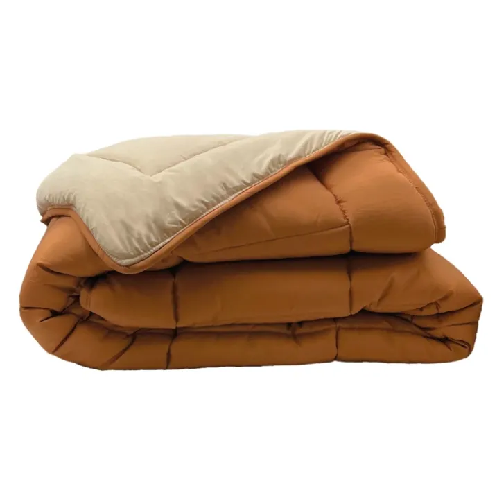 Couette légère réversible bicolore en microfibre 200 gr/m²