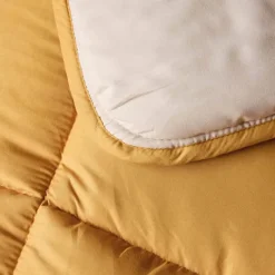 Couette légère réversible bicolore en microfibre 200 gr/m²