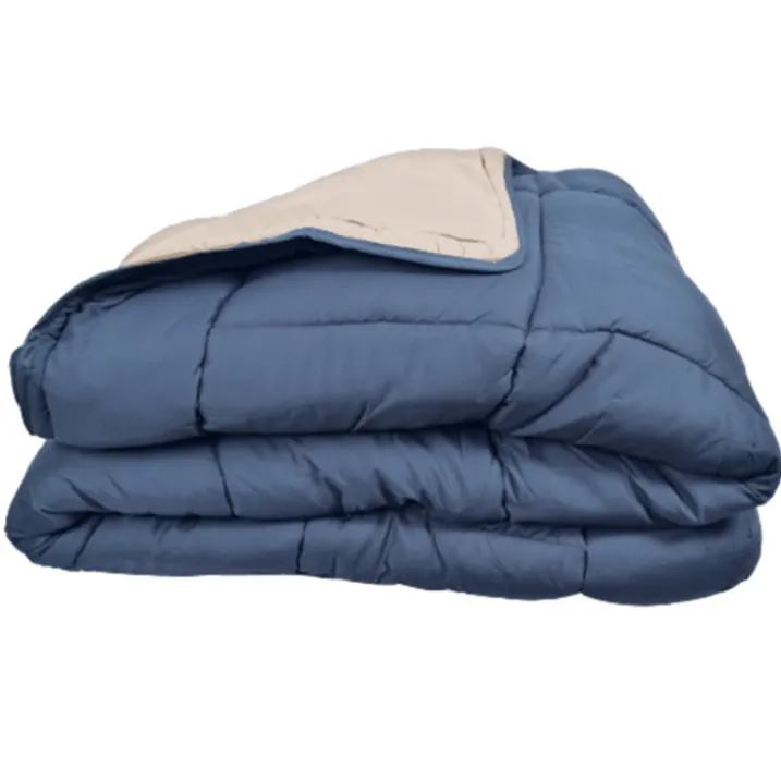Couette légère réversible bicolore en microfibre 200 gr/m²