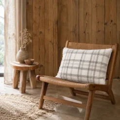 Coussin à carreaux effet mohair avec dos sherpa