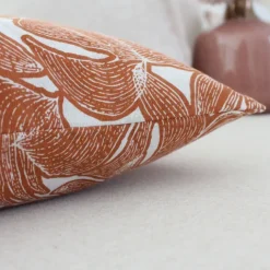 Coussin décoratif déhoussable motif feuillage tropical