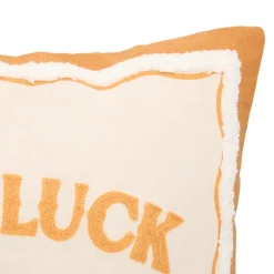 Coussin décoratif en coton brodé GOOD LUCK