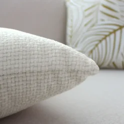 Coussin décoratif en velours chenillé