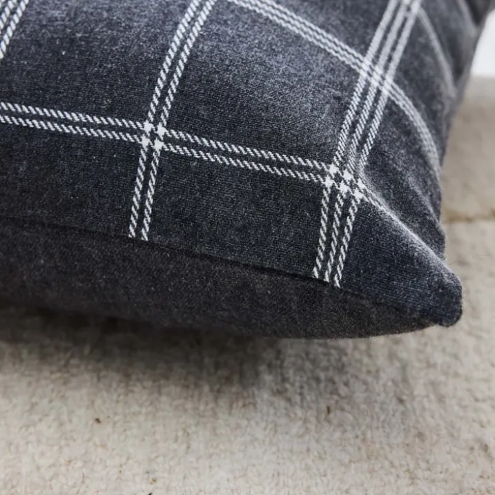 Coussin déhoussable à carreaux en poly-coton tissé