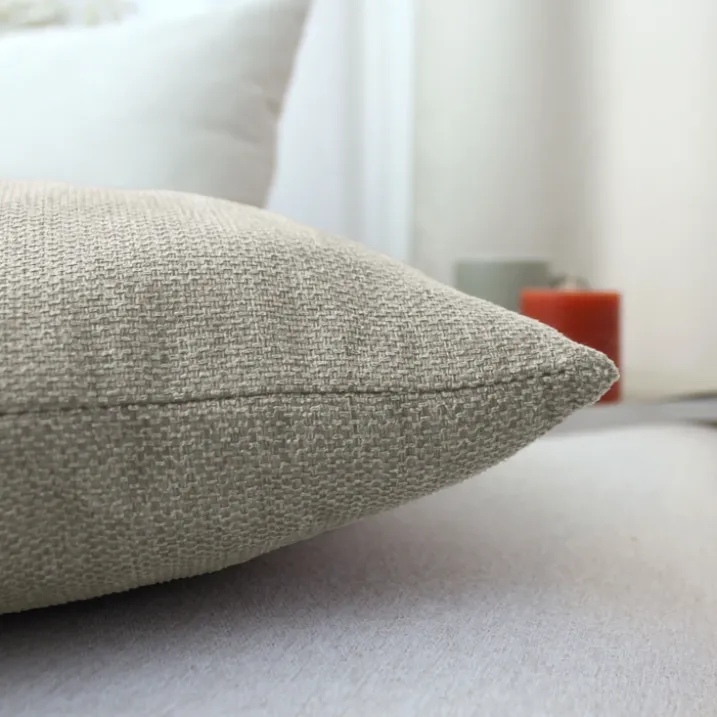 Coussin déhoussable en velours chenillé