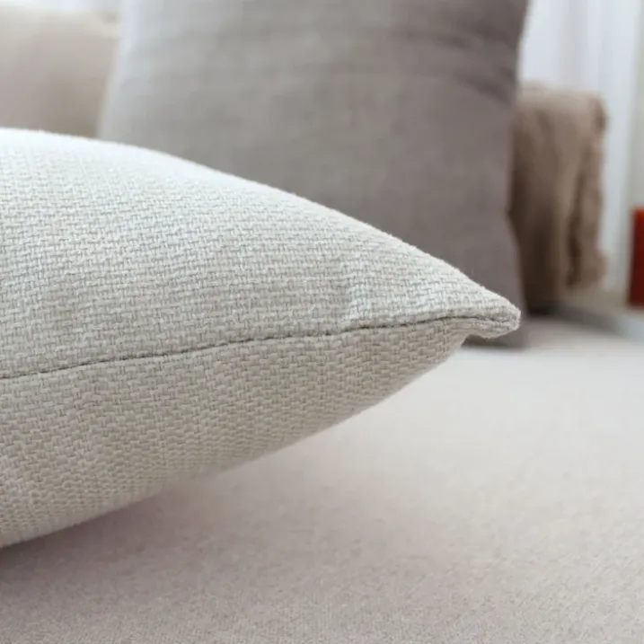 Coussin déhoussable en velours chenillé