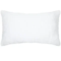 Coussin en polaire avec message brodé "Cosy"