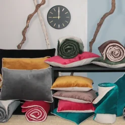 Coussin en velours réversible