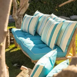 Coussin extérieur rayé