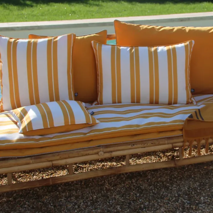 Coussin extérieur à rayures