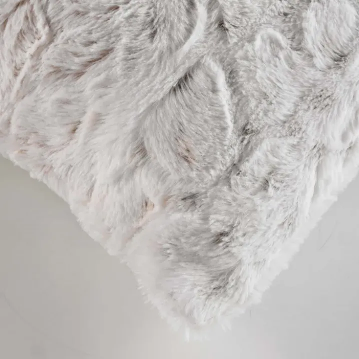 Coussin imitation fourrure