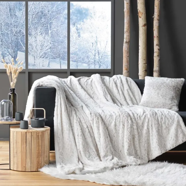 Coussin imitation fourrure