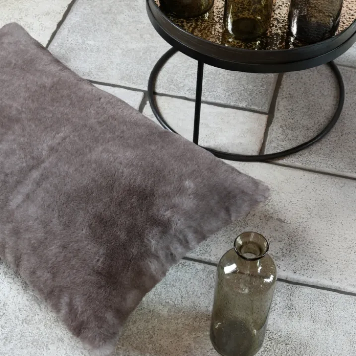 Coussin imitation fourrure ultra douce