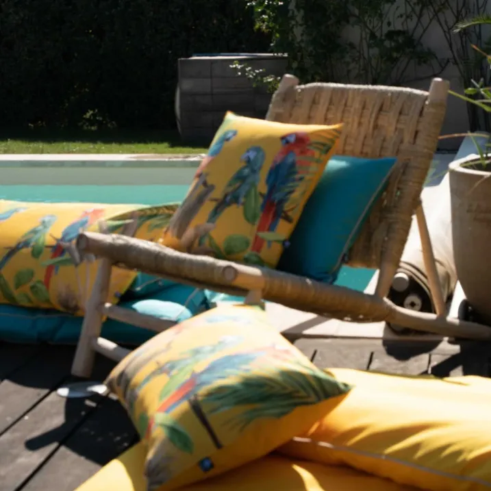 Coussin outdoor imprimé perroquets