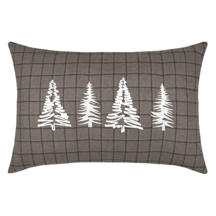 Coussin rectangulaire à carreaux et sapins brodés