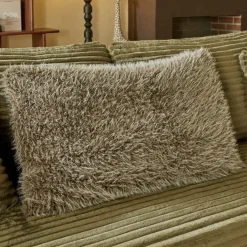 Coussin rectangulaire à poils longs