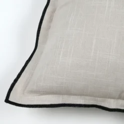 Coussin volant plat feston noir coton