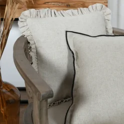 Coussin à volants en coton et lin