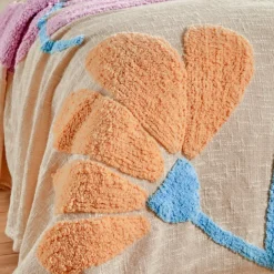 Dessus de lit en coton à motif floral tufté