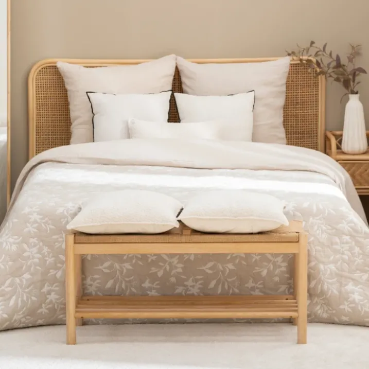 Dessus de lit fleuri matelassé