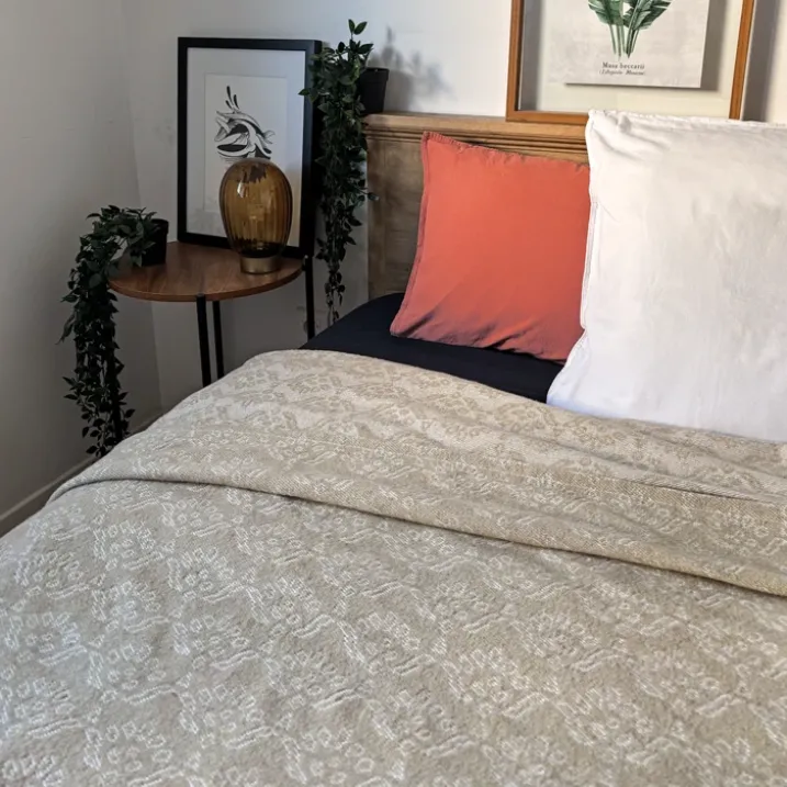 Dessus de lit jacquard motif floral