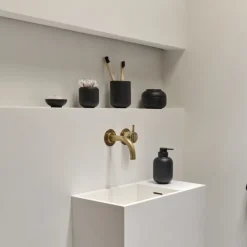 Distributeur de savon design pour salle de bain