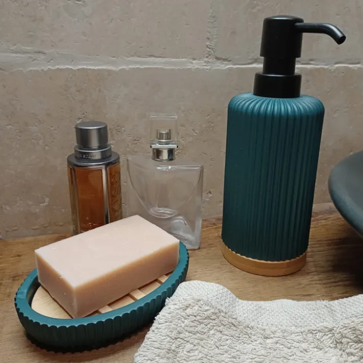 Distributeur à savon strié