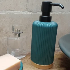 Distributeur à savon strié