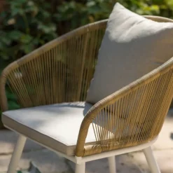 Duo de fauteuils en résine et cordes