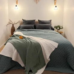 Edredon ou jeté de lit matelassé microfibre