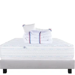 Ensemble literie mousse mémoire de forme 24 cm + sommier gris + oreillers + couette