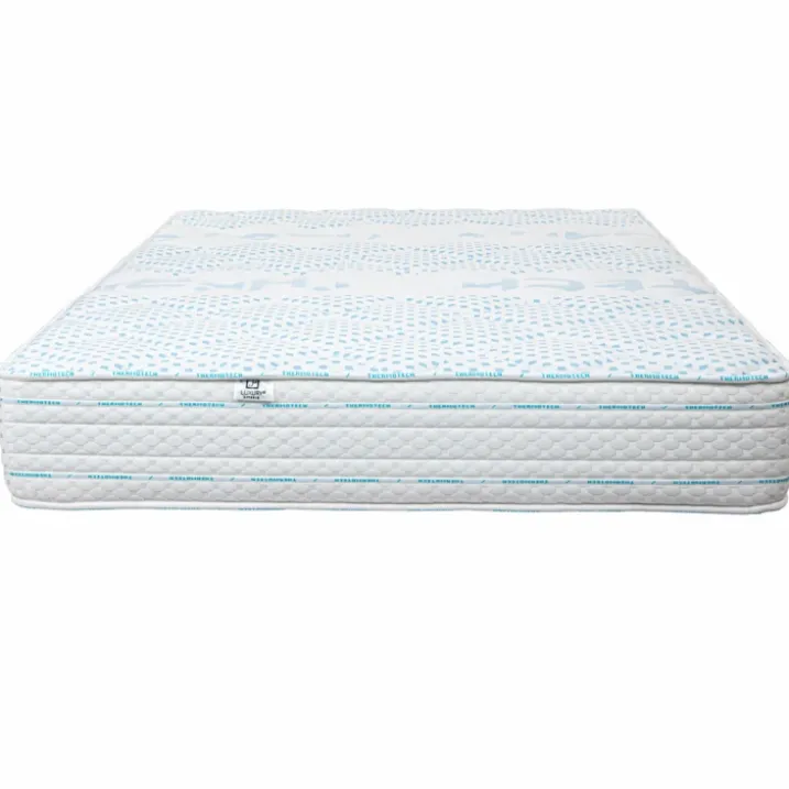 Ensemble literie mousse mémoire de forme 24 cm + sommier gris + oreillers + couette