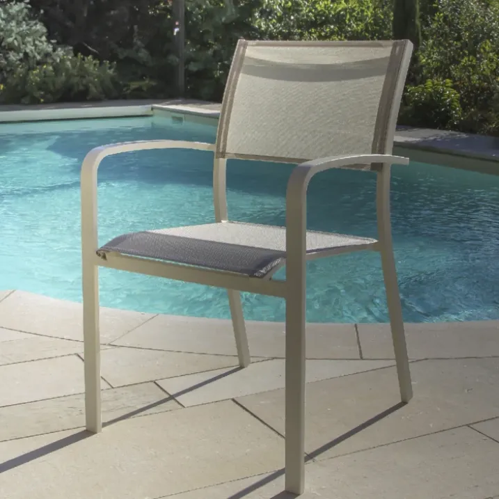 Fauteuil à accoudoir et textilène