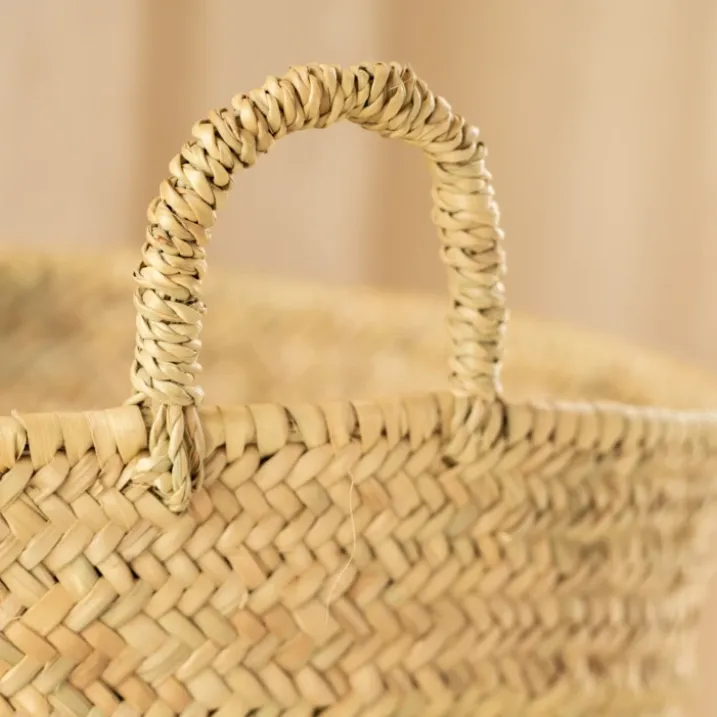 Grand panier en feuilles de palmier avec anse