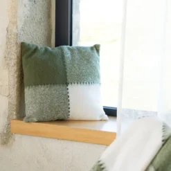 Housse de coussin à carreaux aspect mohair