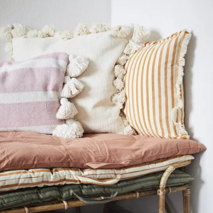 Housse de coussin en coton avec pompons