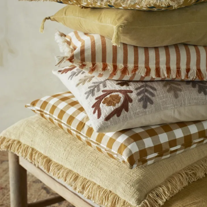 Housse de coussin en coton brodé à motifs floraux