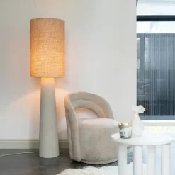Lampadaire en jute et fibre de verre