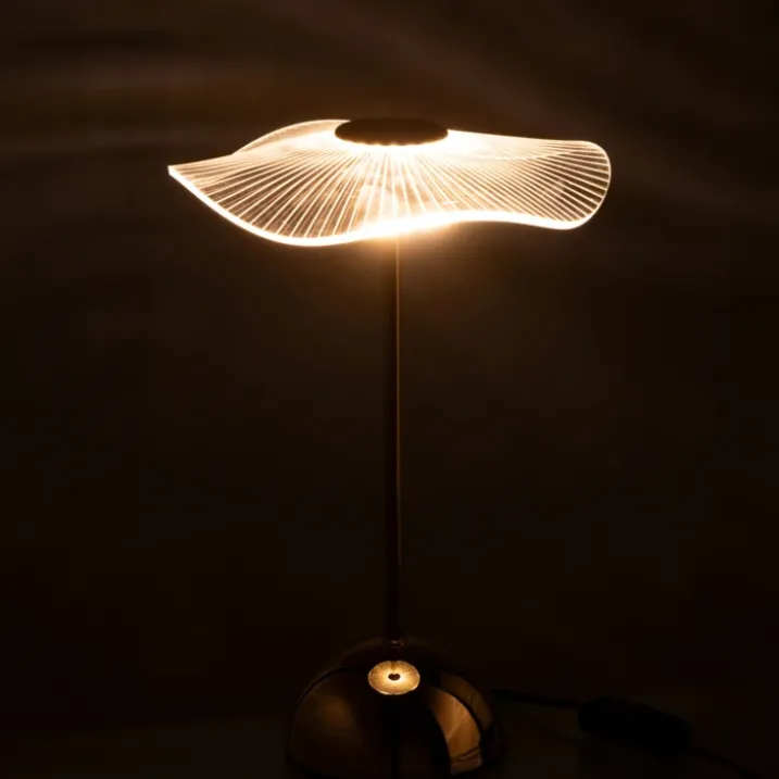 Lampe de table LED en métal effet fleur