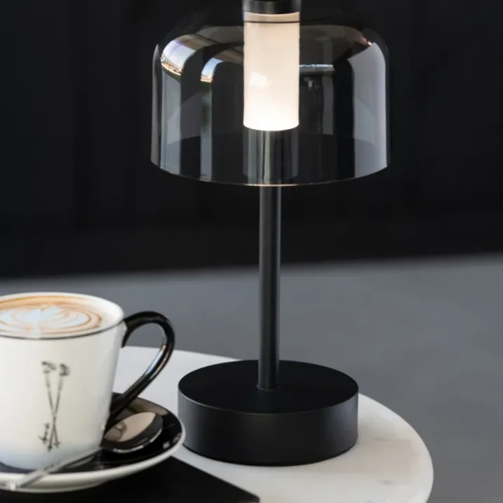Lampe de table LED sans fil design
