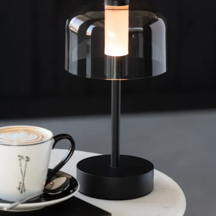 Lampe de table LED sans fil design
