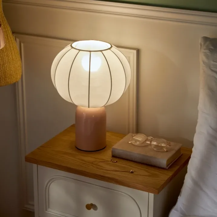 Lampe à poser en acier design moderne