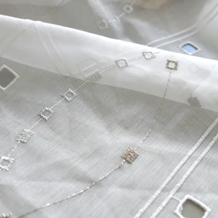 Modulable aux broderies de vagues