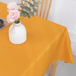 Nappe carrée et enduite antitache